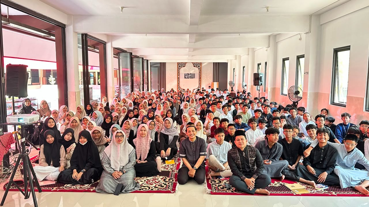 Peringatan Maulid Nabi 1448 H & Social Journey 9th Grade, Meneladani "Main Character Energy" Rasulullah SAW dengan Membumikan Akhlak Berbagi